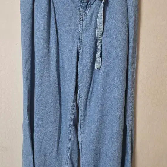 [BUNJANG] Guess Washed Blue Wide Leg Denim Pants with Belt / 게스 청바지