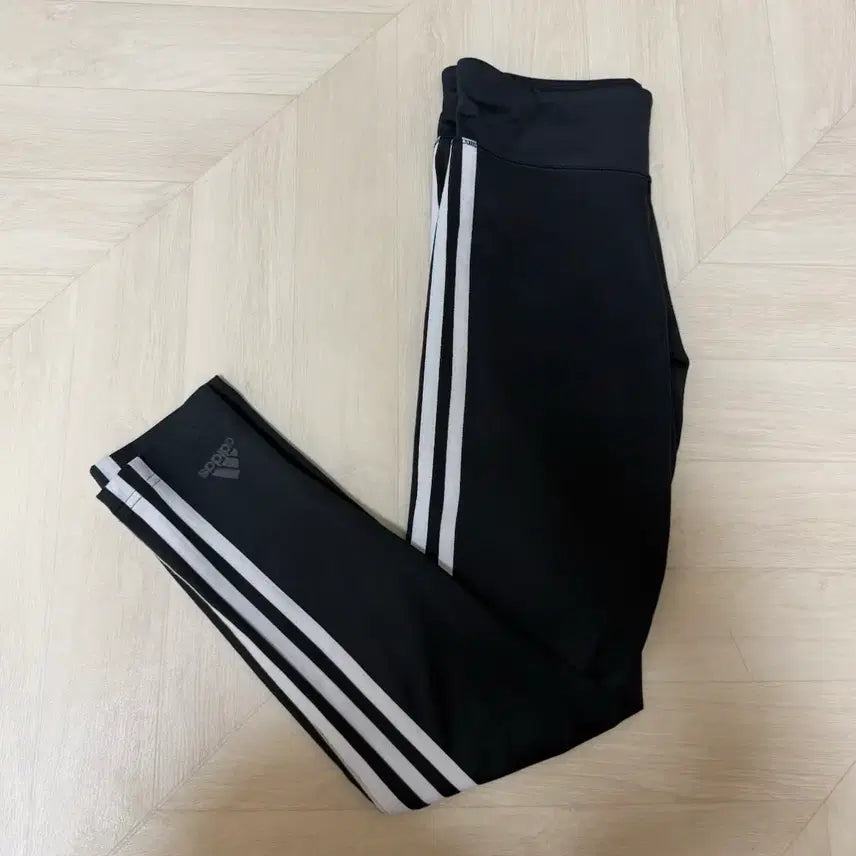 [BUNJANG] Adidas Three-Stripes Leggings Black Size S / 아디다스 삼선 레깅스 블랙 85 (s)