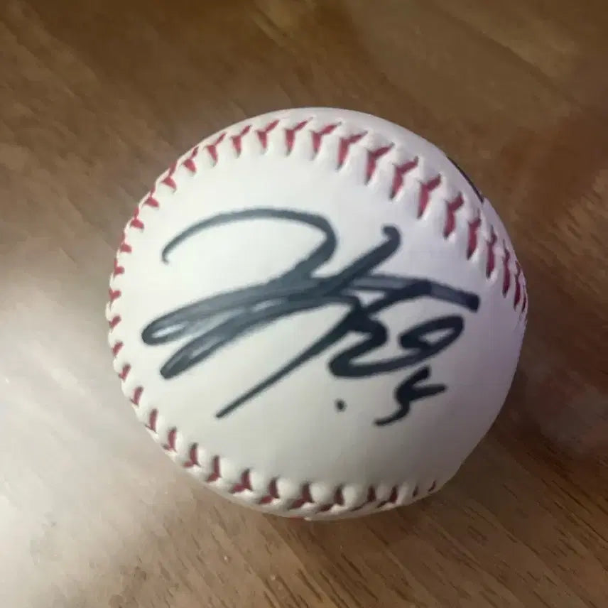 [BUNJANG] Kia Tigers Kim Do-young Autographed Baseball / 기아 김도영 싸인볼 판매합니다 (에눌 가능)