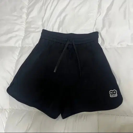[BUNJANG] Comme des Garçons Black Shorts with Character Patch / [핏 존예] 꼼데가르송 반바지 S
