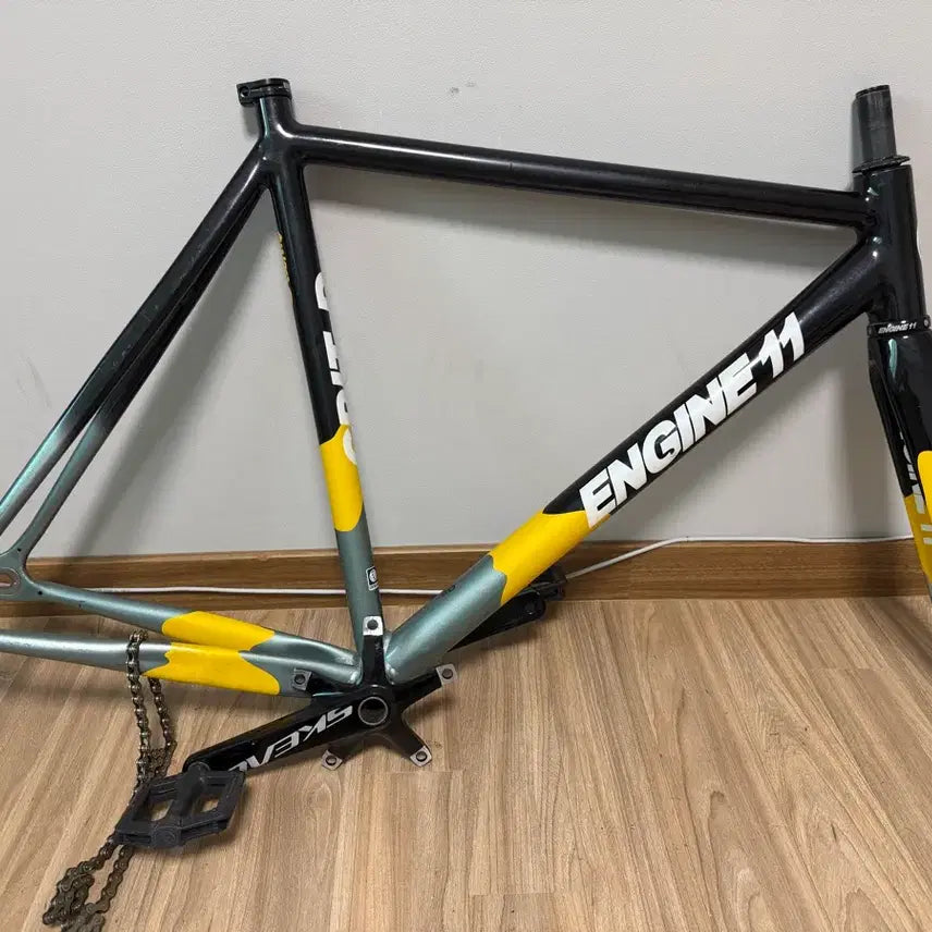 [BUNJANG] Engine 11 CritD Bee Edition Frame L Size / 엔진11 크릿디 꿀벌 L사이즈 프레임