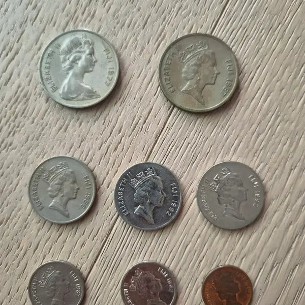 [BUNJANG] Fiji Queen Elizabeth Commemorative Coin Set / 피지 엘리자베스 여왕 기념 주화