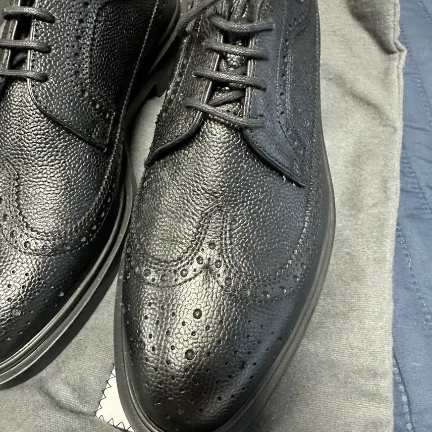 [BUNJANG] Thom Browne Rubber Sole Brogue Wingtip Shoes / 톰브라운 / 러버솔 브로규 윙팁 / 7.5