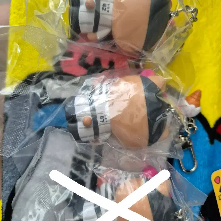 [BUNJANG] LG Twins Tanning Kitty Random Keychain - Pitchers (Kim Jin-seong, Kim Yun-sik) / 엘지트윈스 태닝키티 랜덤 키링 투수조 김진성 김윤식