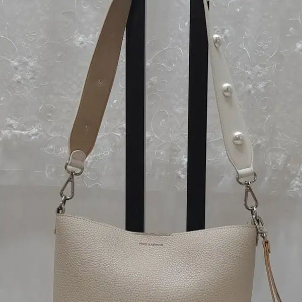 [BUNJANG] FIND KAPOOR Shoulder/Crossbody Bag Beige Pearl Strap / FIND KAPOOR  숄더겸크로스백
