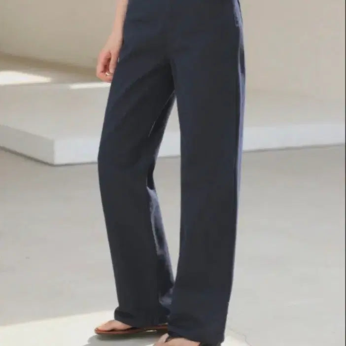 [BUNJANG] RoomPeker Semi-Wide Cotton Pants Beige / Navy / 룸페커 세미와이드 코튼 팬츠 베이지 / 네이비