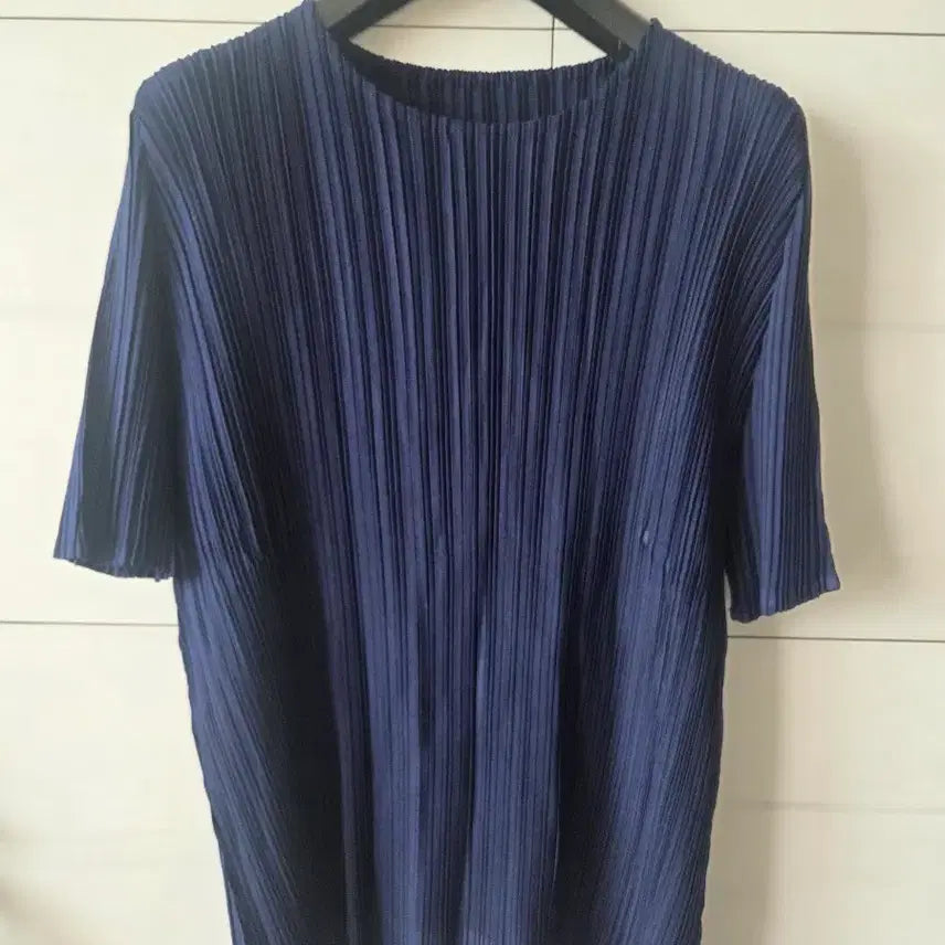 [BUNJANG] Navy Pleated Short-Sleeve Summer T-Shirt / 플리츠 여름 반팔 네이비