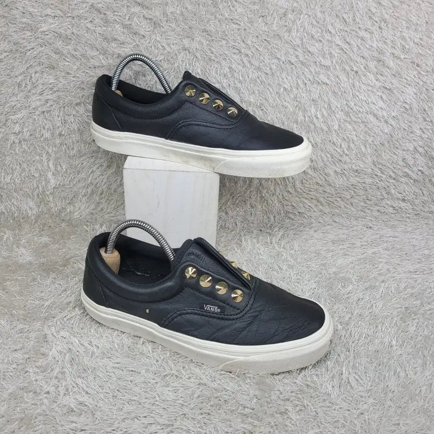 [BUNJANG] Vans Authentic Gore Studs Leather Sneakers / 구제짱짱맨 225 반스 어센틱 고어 스터드 레더 스니커즈