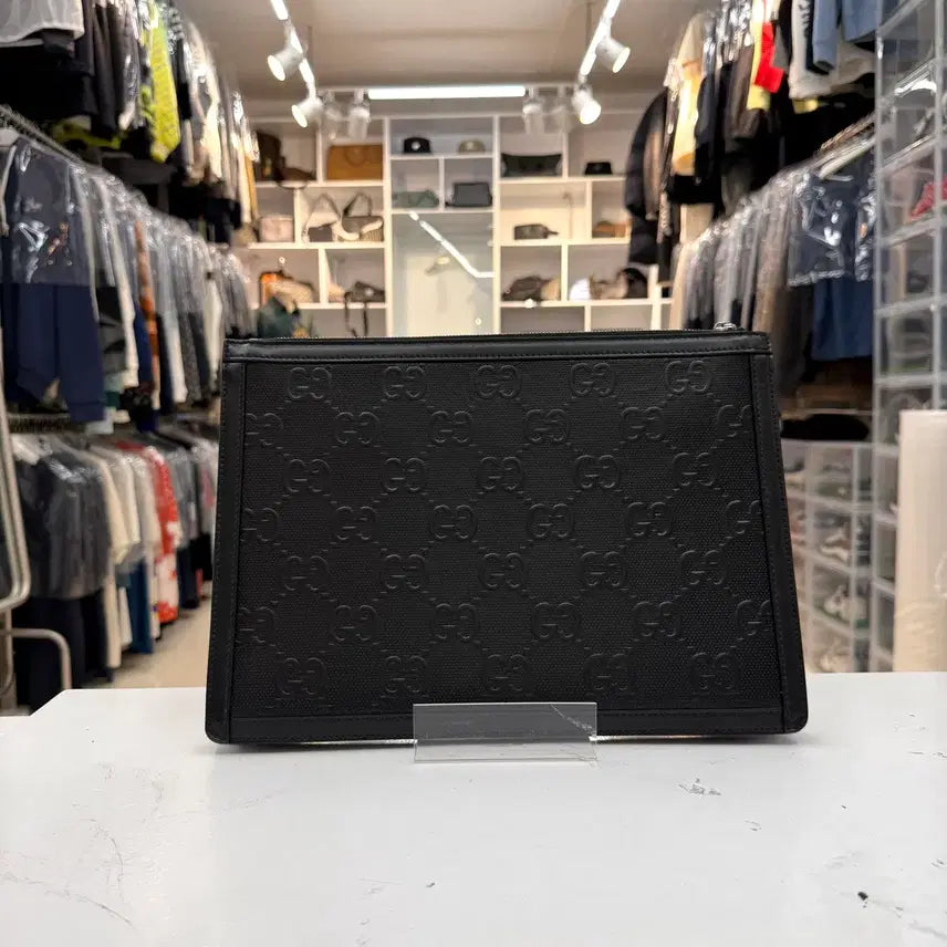 [BUNJANG] Gucci GG Embossed Clutch / 구찌 GG 엠보스 클러치