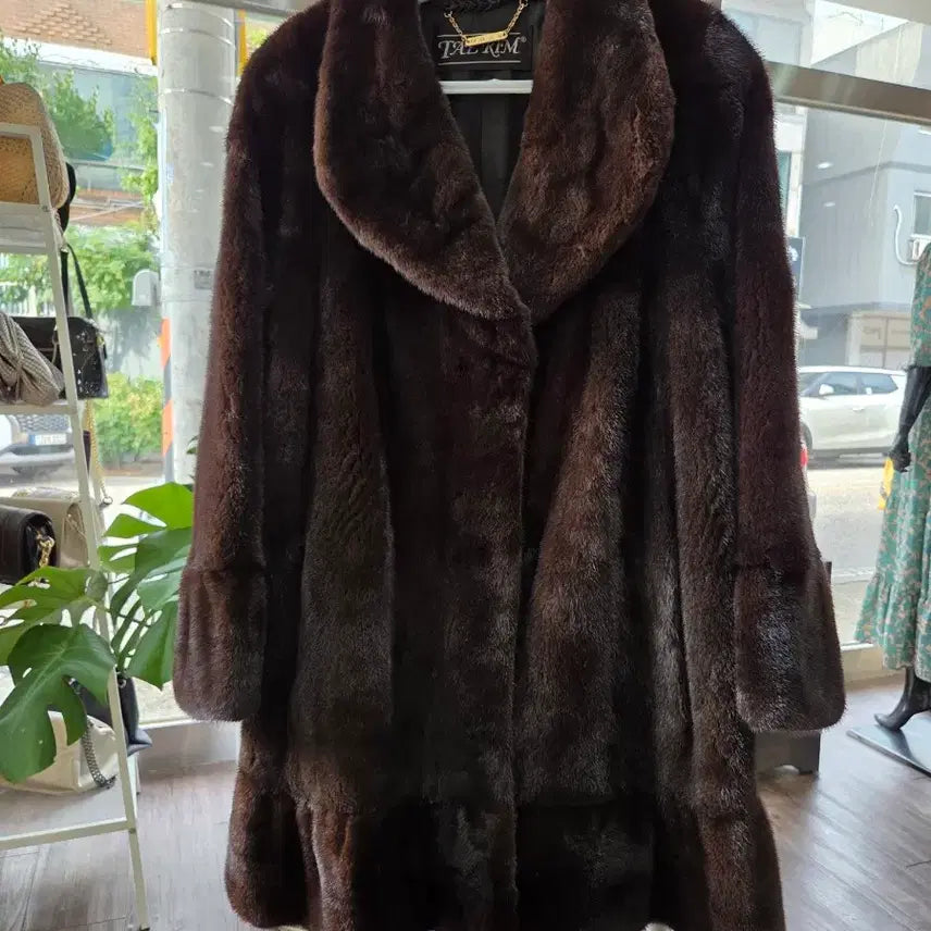 [BUNJANG] Taerim Blackglama Full Mink Coat / 태림 블랙그라마 통밍크코트
