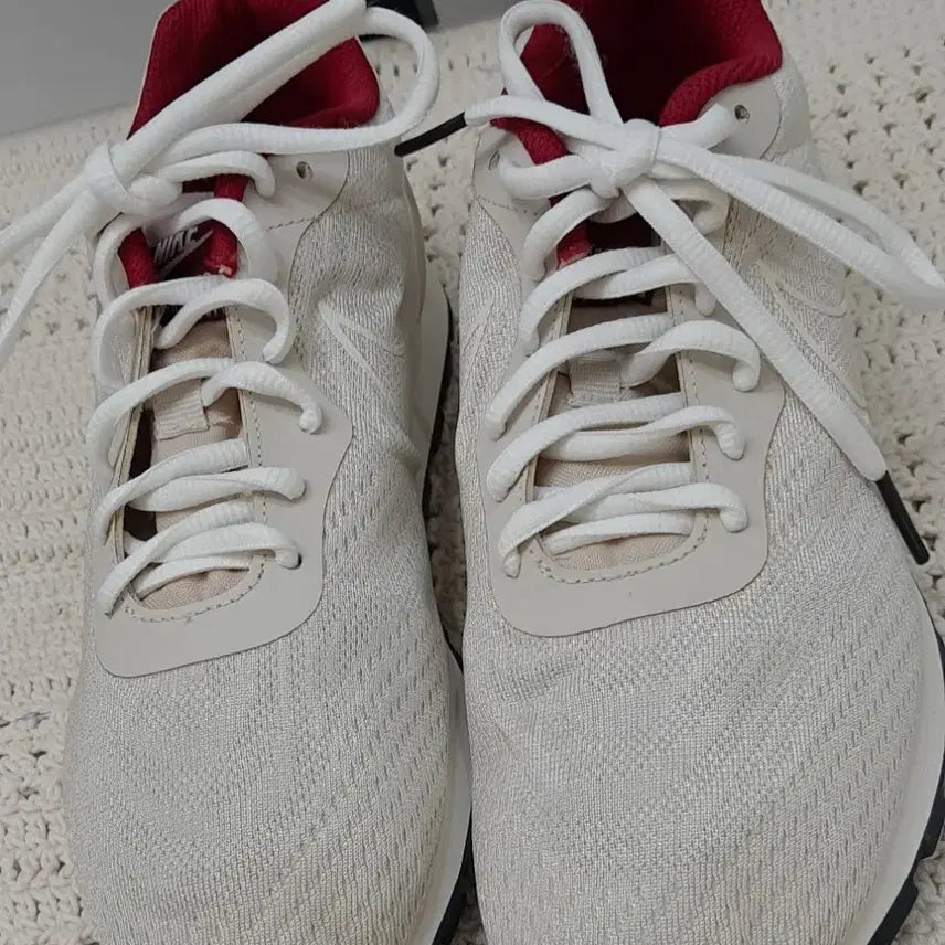 [BUNJANG] Nike Sneakers Beige/Red (235) / 나이키 운동화  235