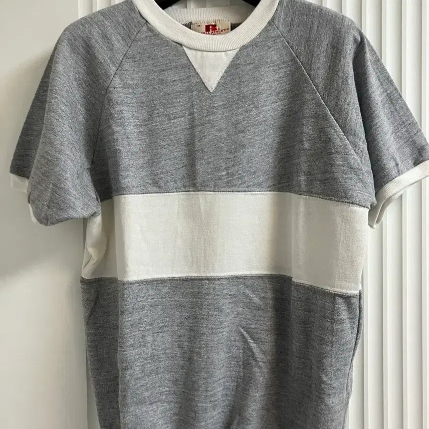 [BUNJANG] Russell Half Sleeve Sweatshirt / 러셀 반팔 스웻셔츠