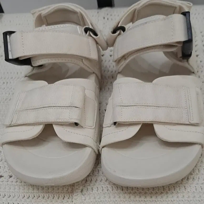 [BUNJANG] New Balance Comfortable Sandals Beige Size 230 / 뉴발란스 편한샌들 230