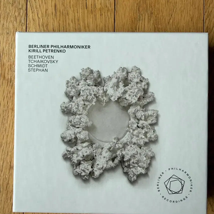 [BUNJANG] Berlin Philharmonic Kirill Petrenko Beethoven & Tchaikovsky Symphonies 4SACD Hybrid / 수입] 베토벤: 교향곡 7, 9번 / 차이콥스키: 교향곡 5, 6번 [4SACD Hybrid]