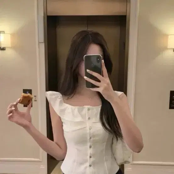 [BUNJANG] JENNIE O SHELLY Frill Blouse White S / 제니오 셸리 프릴 블라우스 화이트 s