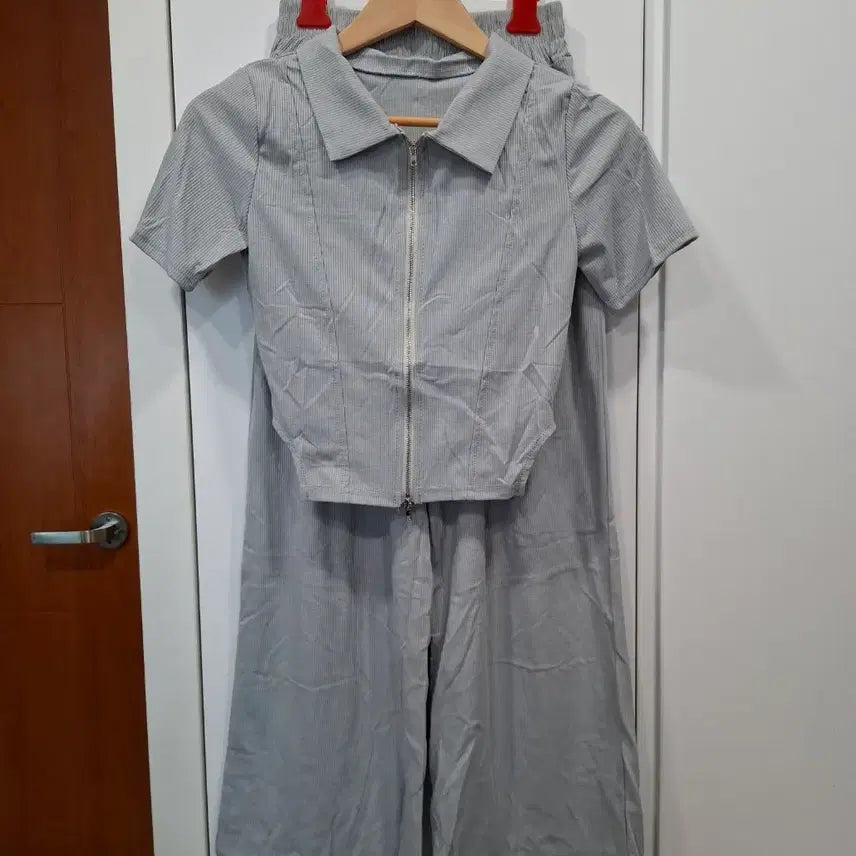 [BUNJANG] Grey Pinched Detail Short Sleeve Jacket & Wide Pants Set / 그레이 핀턱 숏 반팔 자켓 & 와이드팬츠 셋업(새상품)