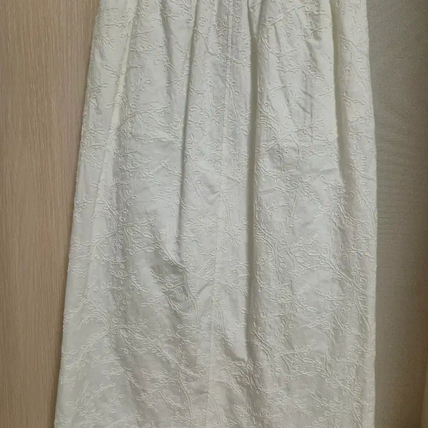 [BUNJANG] H&M White Embroidered Long Skirt / H&M 화이트 자수 롱스커트