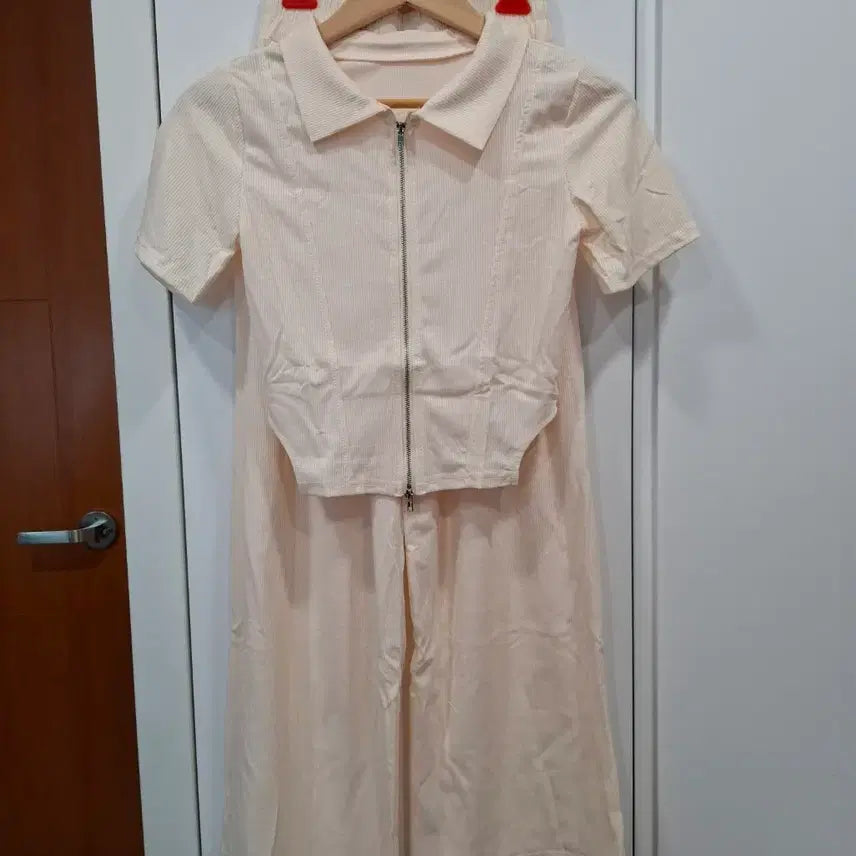 [BUNJANG] Beige Pintuck Short Sleeve Jacket & Wide Pants Set-up (New) / 베이지 핀턱 숏 반팔 자켓 & 와이드팬츠 셋업(새상품)