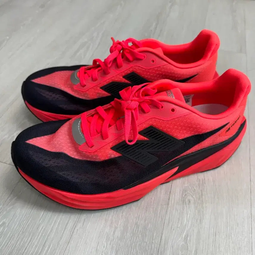 [BUNJANG] New Balance FuelCell Running Shoes / 뉴발란스 퓨어셀 러닝화