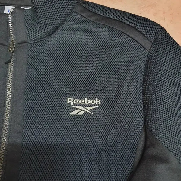 [BUNJANG] Reebok Men's Classic Full Zip Mesh Jacket GP8577 / [L] 리복 남성용 클래식 풀집 메쉬 자켓 (GP8577) 판매합니다