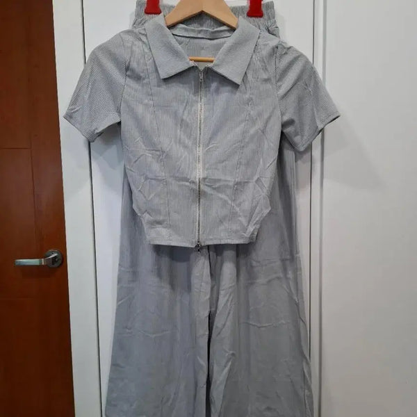 [BUNJANG] Gray Pin-tuck Short Sleeve Jacket & Wide Pants Set-up (New) / 그레이 핀턱 숏 반팔 자켓 & 와이드팬츠 셋업(새상품)