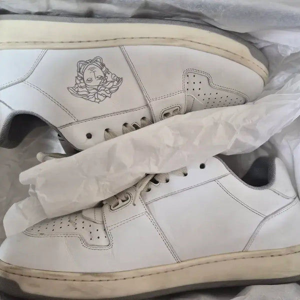[BUNJANG] Versace Medusa Logo Leather Sneakers White Size 41 / 베르사체 메두사 스니커즈 화이트 41