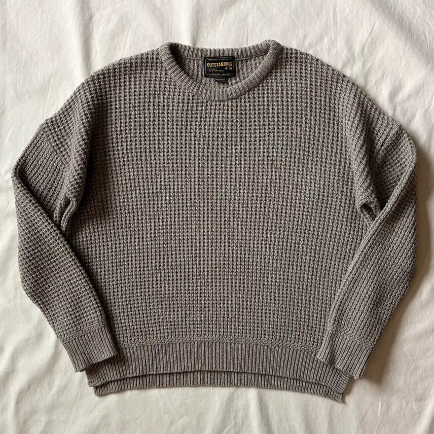 [BUNJANG] OUTSTANDING Beige Waffle Knit Crewneck Sweater / [105-107] OUTSTANDING 베이지 와플 니트 크루넥 스웨터