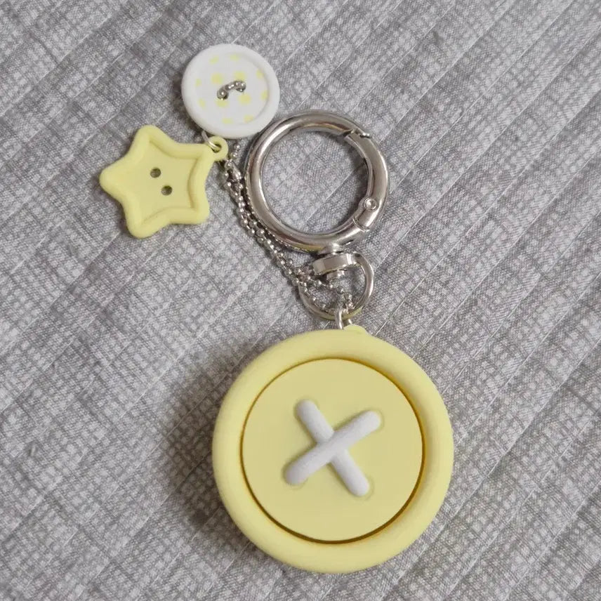 [BUNJANG] Lemon Yellow / Cream Cheese Switch Button Clicker Keychain / 단추 클릭커 키링 (레몬색  /  크림치즈축)