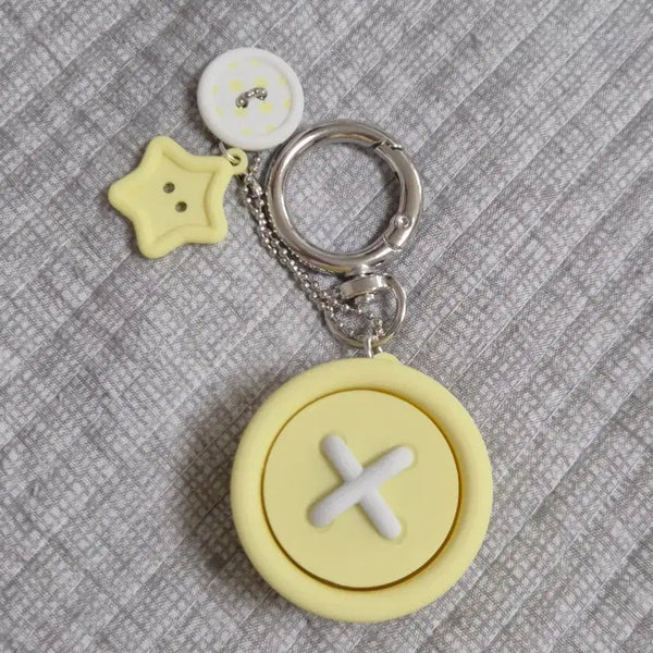 [BUNJANG] Lemon Yellow / Cream Cheese Switch Button Clicker Keychain / 단추 클릭커 키링 (레몬색  /  크림치즈축)