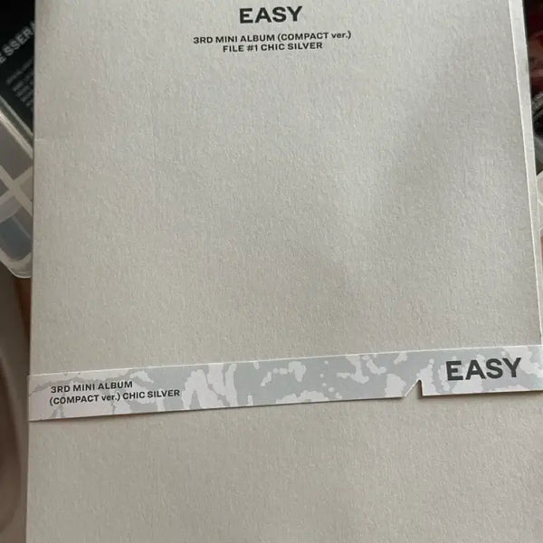 [BUNJANG] LE SSERAFIM 3rd Mini Album EASY Kim Chaewon Compact Ver. Components / 르세라핌 3집 미니앨범 EASY 킴채원 컴팩트 ver.