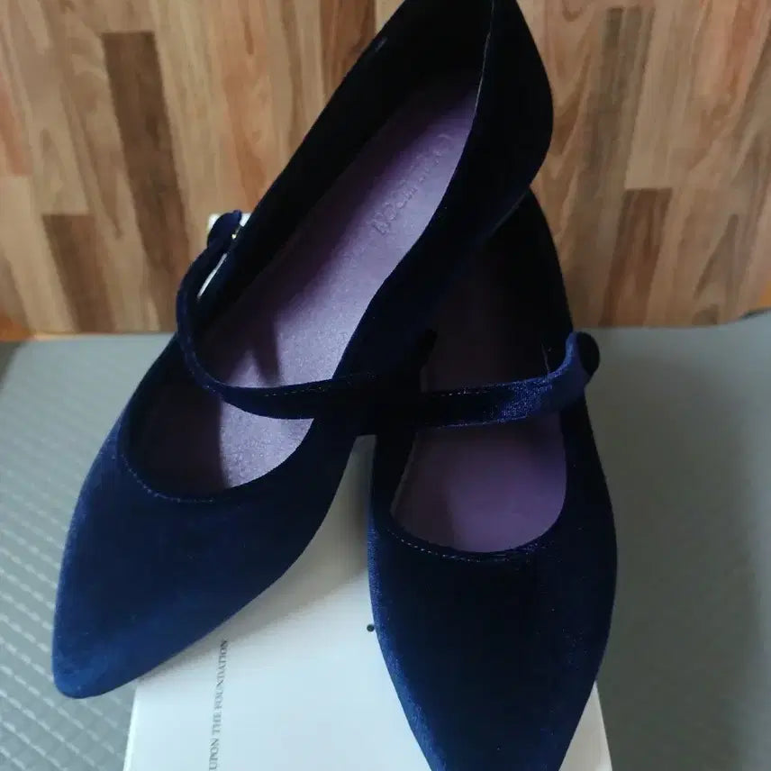[BUNJANG] Camu Upon Mary Jane Velvet Shoes (Navy) 250 / 케임어폰 메리제인 벨벳슈즈 250(네이비)