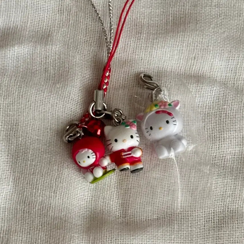 [BUNJANG] Hello Kitty Cheongsam Plum Blossom Strap / 키티 스트랩 양 치파오 매화나무열매