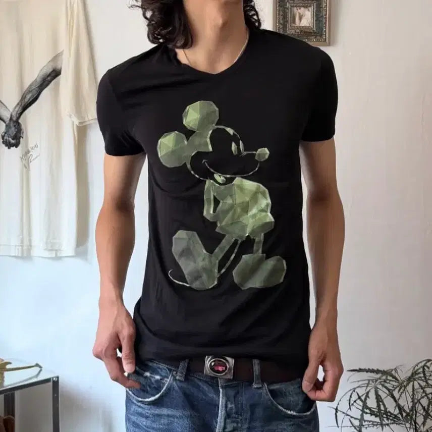 [BUNJANG] Neil Barrett Mickey Mouse V-Neck T-Shirt / 닐바렛 미키마우스 반팔티