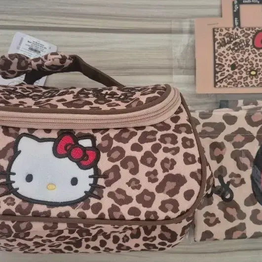 [BUNJANG] Sanrio Hello Kitty Leopard Print Pouch & Tarpaulin Bag Bundle Set / 일괄 키티 레오파드 호피 파우치, 타포린백