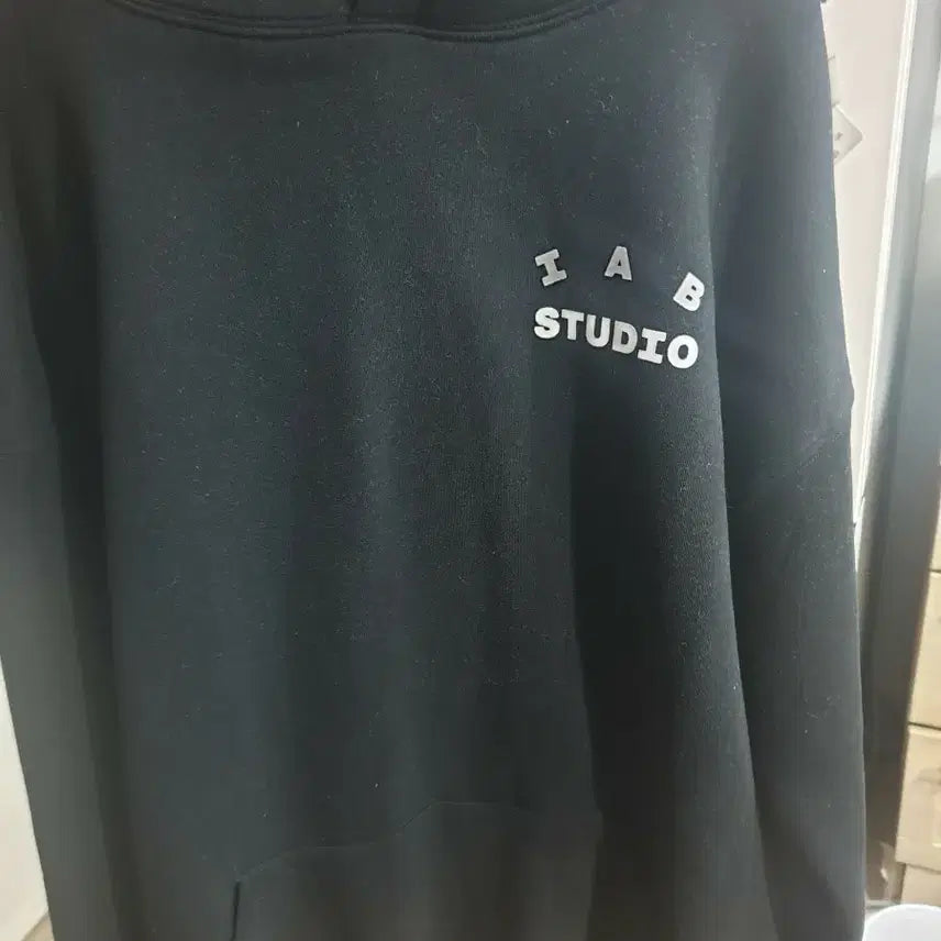 [BUNJANG] IAB Studio Logo Hoodie Black / IAB 스튜디오 후드티 블랙