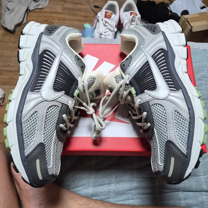 [BUNJANG] Nike Zoom Vomero 5 Metallic Silver / 나이키 줌보메로 5 메탈릭실버 270 새상품