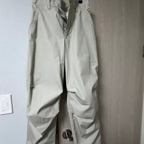 [BUNJANG] Uniqlo Parachute Pants Beige & Black Set / 유니클로 파라슈트 73 베이지&검정