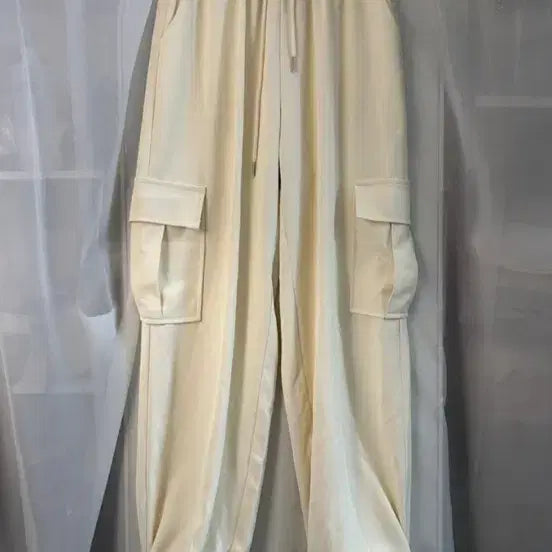 [BUNJANG] Satin Cargo Pants - Ivory / 새틴 카고 팬츠 아이보리