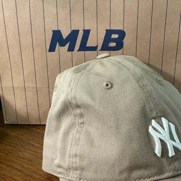 [BUNJANG] MLB New York Yankees Beige Ball Cap / MLB 뉴욕 양키스 베이지색 볼캡