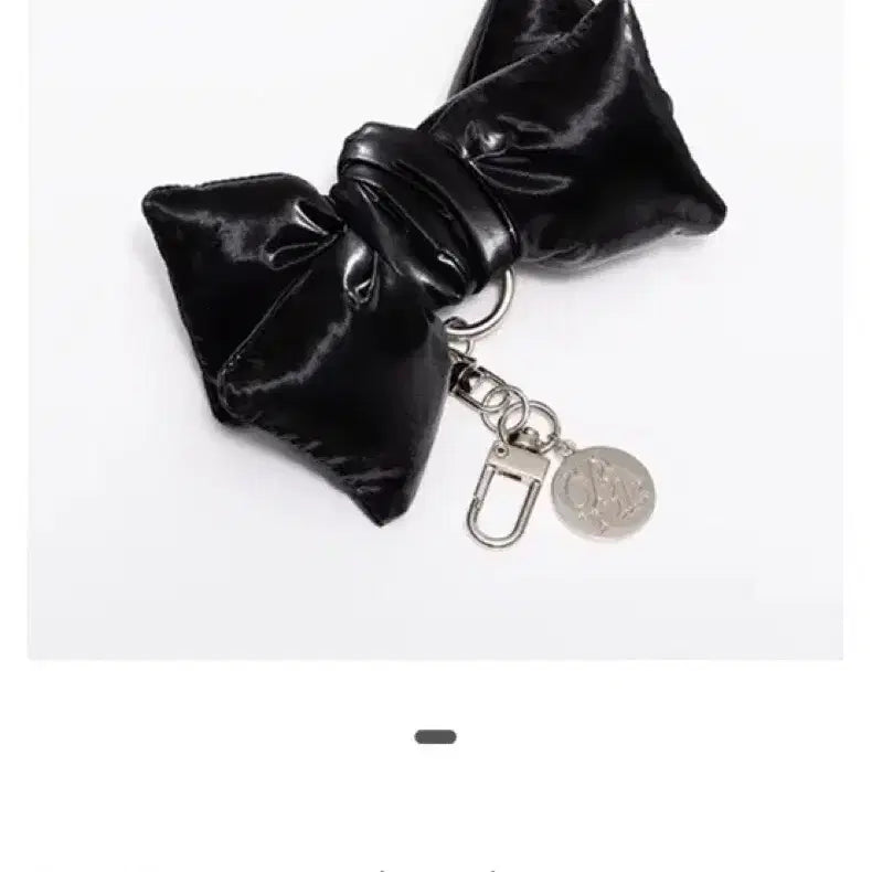 [BUNJANG] Bloomingtail Padded Ribbon Keychain Black / 블루밍테일 패딩 리본키링 블랙