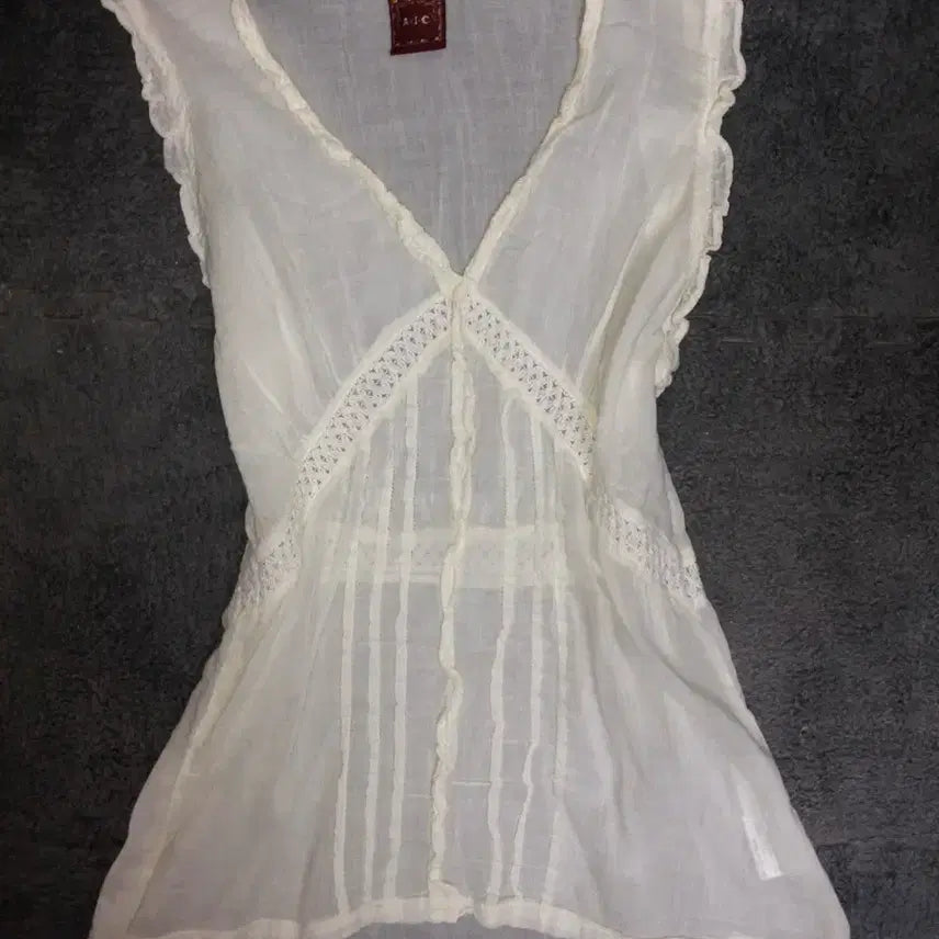 [BUNJANG] Vintage White Sleeveless Blouse / 빈티지 화이트 민소매 블라우스 펀칭 레이스 나시 레이어드 탑상의