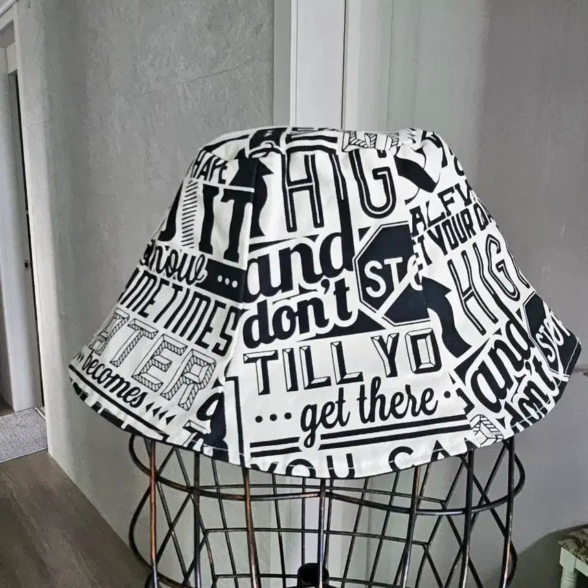 [BUNJANG] Graffiti Bucket Hat Black and White / 그래피티 버킷햇 블랙앤화이트