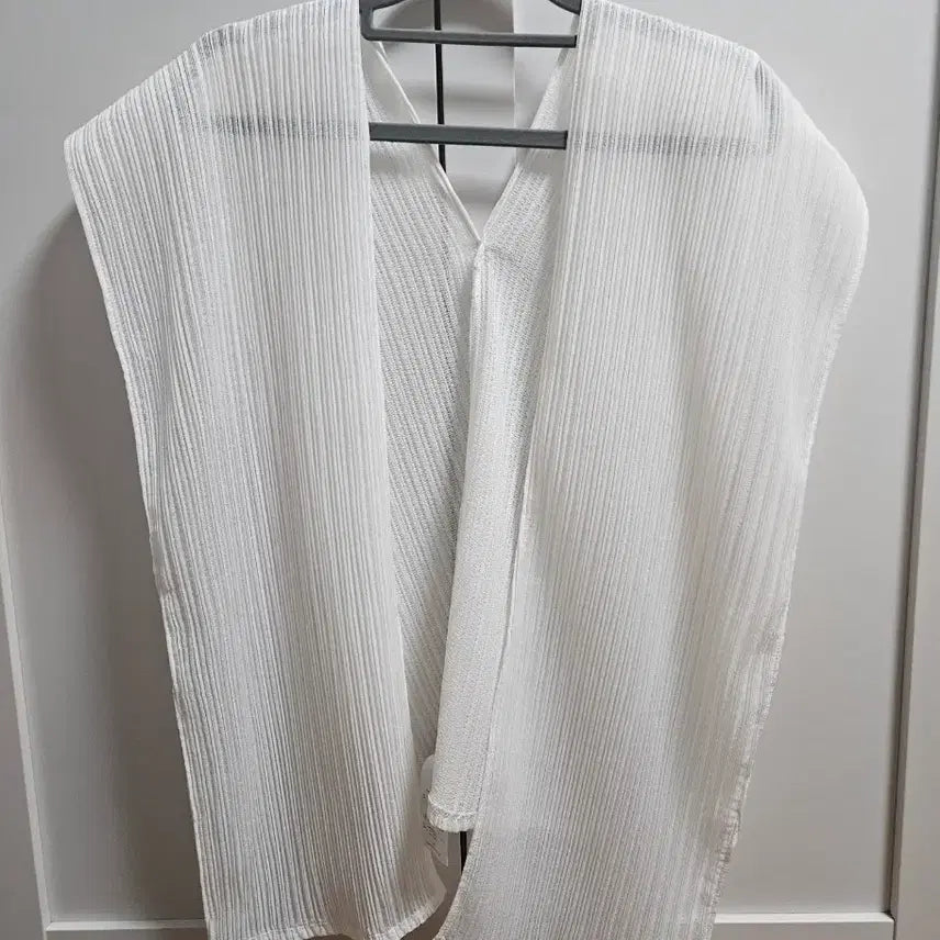 [BUNJANG] Le917 New Pleated Shawl Muffler White / 르917 신상 플리츠 숄머플러 화이트