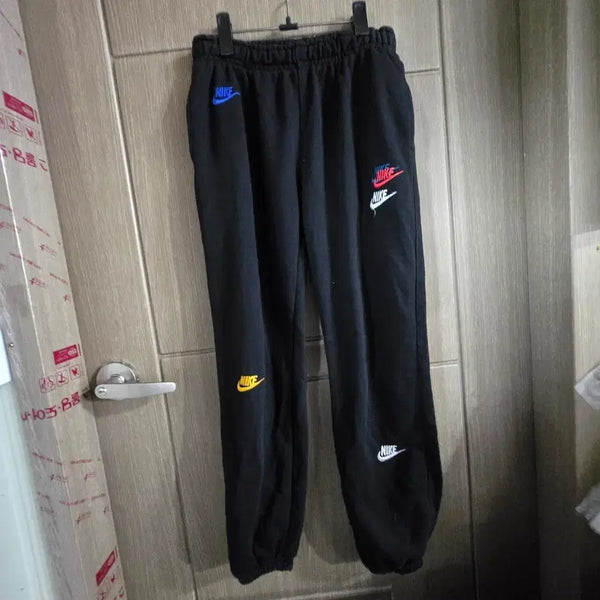 [BUNJANG] Nike Swoosh Multi Logo Jogger Training Pants Black / 나이키 스우시 멀티 로고 조거 트레이닝 팬츠 블랙