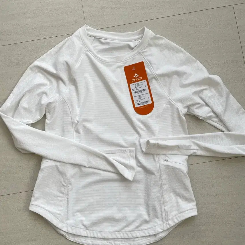 [BUNJANG] Andar Light Boost Pocket Running Long Sleeve - White / (안다르)라이트부스트 포켓 러닝 롱슬리브 S 화이트