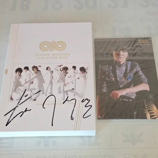 [BUNJANG] Infinite Second Invasion Evolution Plus Japan Concert DVD Signed by Nam Woohyun & Lee Sungyeol / 초희귀) 인피니트 세컨드 인베이젼 에볼루션 플러스 재팬 남우현 이성열 친필싸인 일본 콘서트 디비디 DVD 앨범 양도 판매