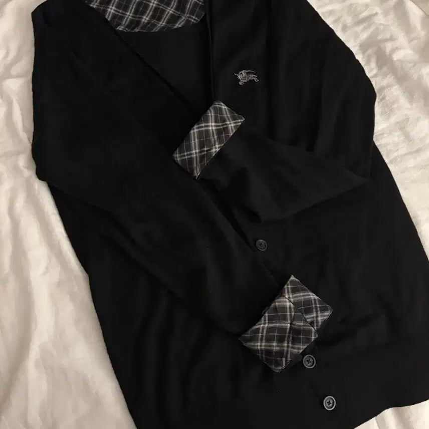 [BUNJANG] Burberry Blue Label Embroidered Check Detail V-Neck Cardigan / 버버리 블루라벨 블랙 가디건 stc빈티지 진리 히메갸루 라떼갸루 비비안웨스트우드 무채색 오네갸루