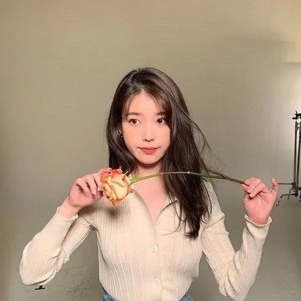[BUNJANG] Lubr Open Collar Knit Butter Beige / 루에브르 오픈칼라니트 아이유 강민경 버터베이지 free