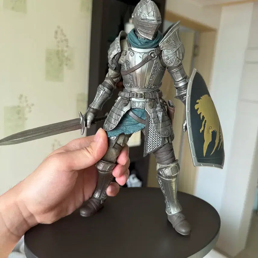 [BUNJANG] Popup Parade Demon's Souls Fluted Armor Figure / 팝업파레이드 데몬소울즈 플류티드아머 피규어
