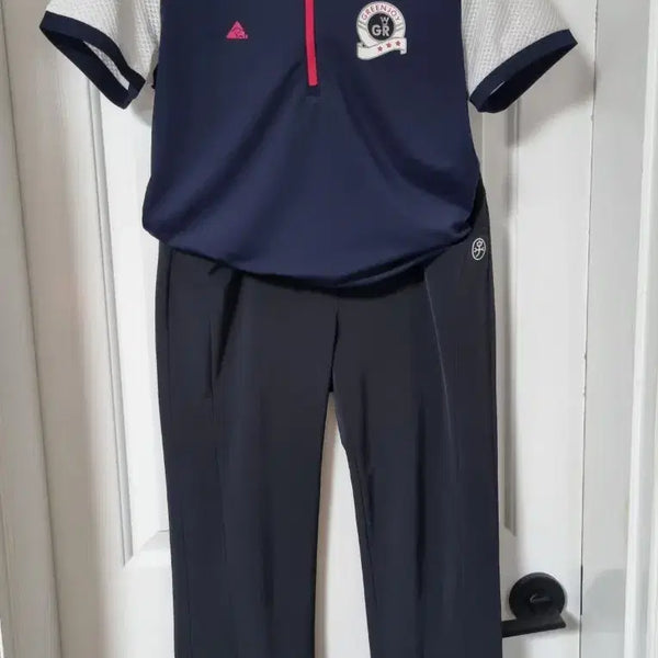 [BUNJANG] Greenjoy & CASTELBAJAC Women's Golf Wear Set - Navy Short Sleeve Top & Black 8/9 Length Pants / 여성 골프 웨어
